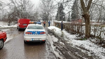 Drina premašila kotu vanredne odbrane, djelimično se razlila u vikend naselju u Janji