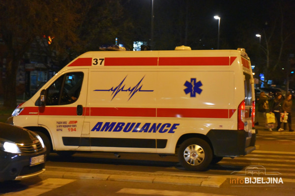 Pet osoba povrijeđeno u sudaru saniteta i automobila