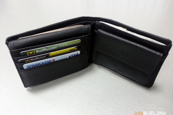 Prisjela mu seks-igra: Muškarac iz BiH se skinuo go, pa ostao bez 200 KM