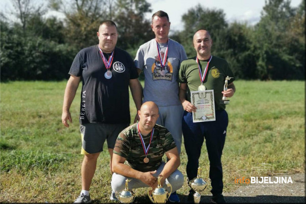 Semberci uspješni na Kupu Republike Srpske u gađanju letećih meta