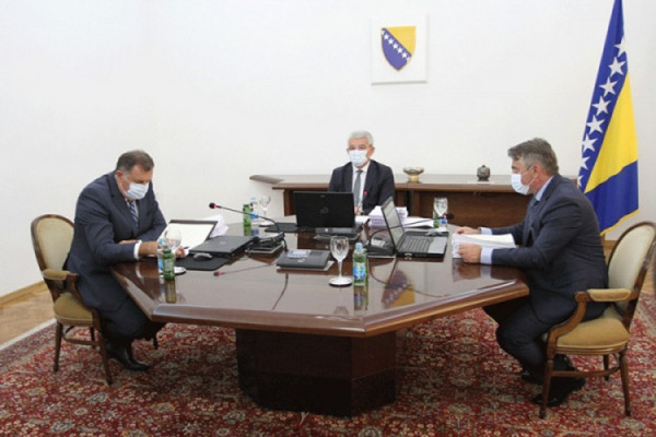Članovi Predsjedništva BiH idu u Brisel