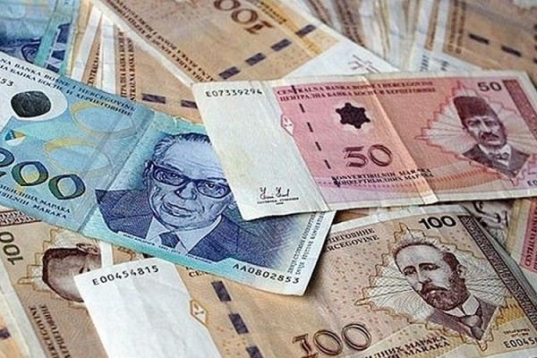 Zvornik: Radnik pumpe zadržao pazar od 4.000 KM