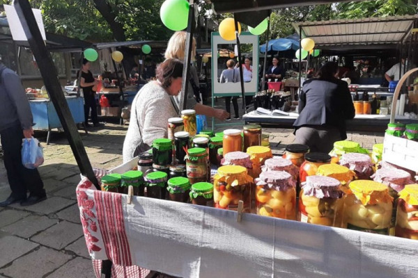 KARAVAN ZIMNICE U BIJELJINI Promocija domaćih proizvoda