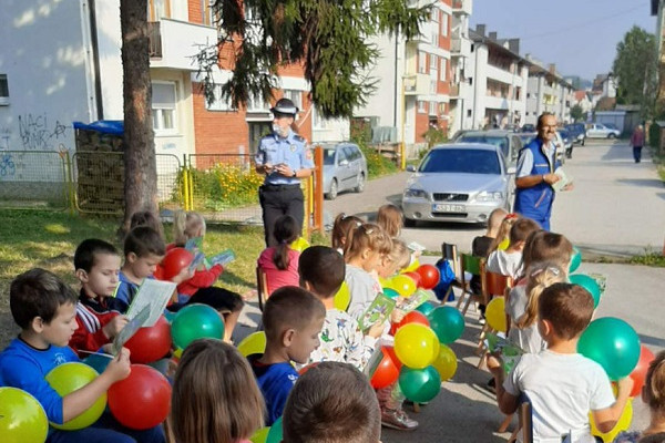 "POKAŽITE DA VAM JE STALO" Ombudsmani pozivaju da se zaštite djeca za vrijeme kampanje