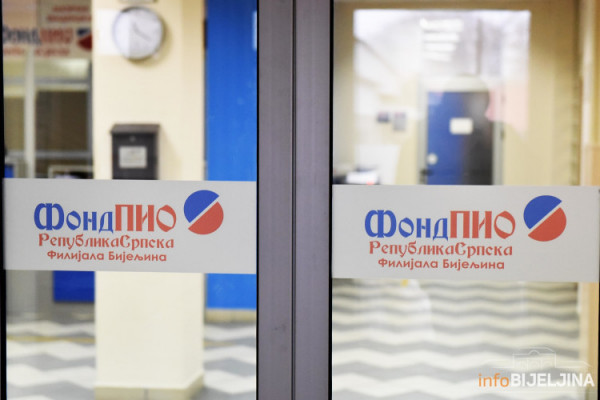 Poziv za dostavljanje potvrde o redovnom školovanju
