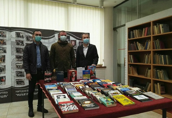 Gradskoj biblioteci poklonjeno 80 knjiga