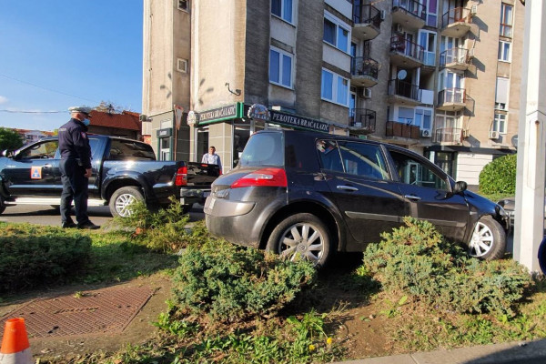 Udes u centru Bijeljine, saobraćaj se odvija usporeno (FOTO)