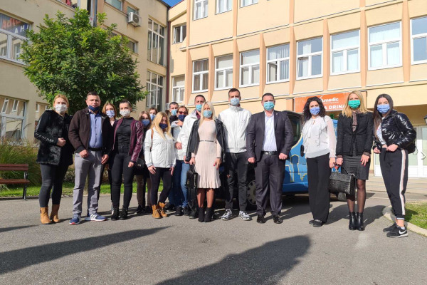Pokret za Bijeljinu donirao Domu Zdravlja aparat za dezinfekciju ruku