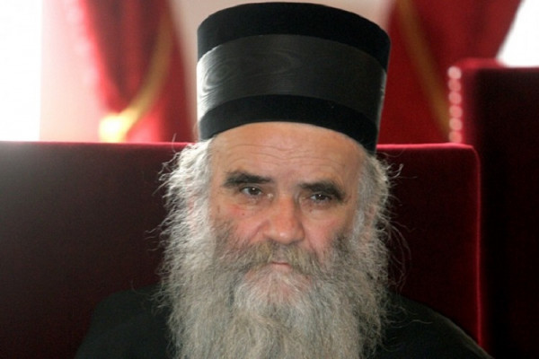 Mitropolit Amfilohije je na respiratoru