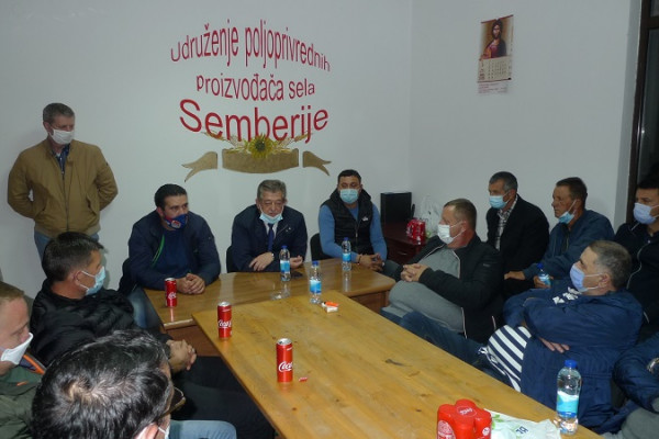 Mićić se sastao sa poljoprivrednicima