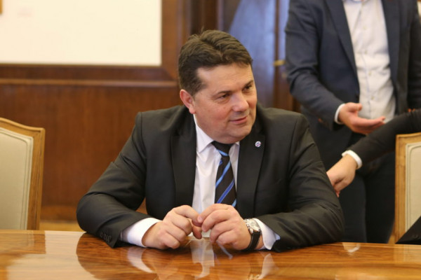 Nenad Stevandić, predsjednik UJEDINJENE SRPSKE: Sigurni u POBJEDU, mirno i oprezno ČEKAMO BROJANJE