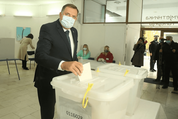 „VAŽAN DAN ZA SVE“ Dodik poručio da izbori pokazuju snagu i demokratski potencijal Srpske
