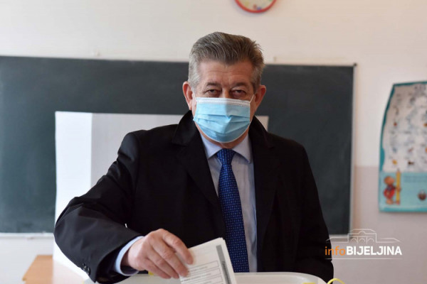Mićić nakon 15 godina izgubio na izborima: Petrović će imati moju punu podršku