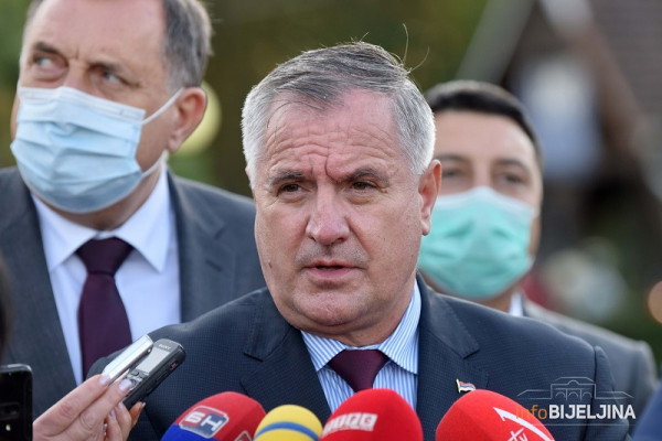 Višković: I naredne godine ulaganja u zdravstveni i realni sektor
