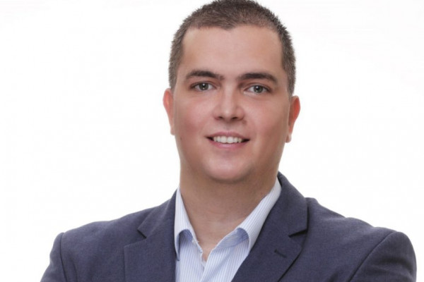 IZGUBIO NA IZBORIMA, POBIJEDIO U BORBI ZA ŽIVOT Mladi političar, koji je bio na respiratoru i u komi, savladao KORONU