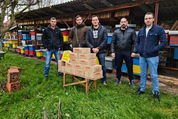 Bijeljina: Udruženje “Mladi pčelari” organizovalo dodjelu pčelinjih pogača