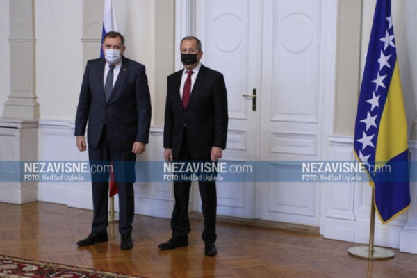 Dodik se sam sastao sa Lavrovom