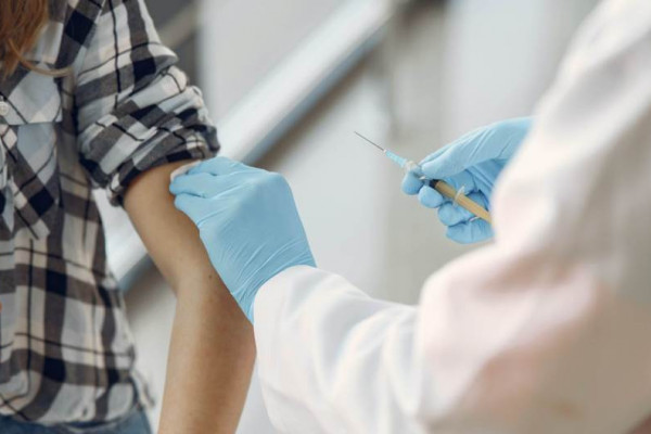 U zemljama EU počela masovna vakcinacija