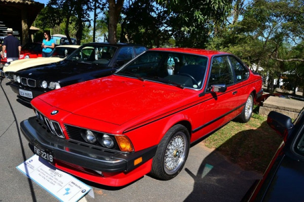 Na prodaju BMW garažiran 35 godina, prešao svega 428 km