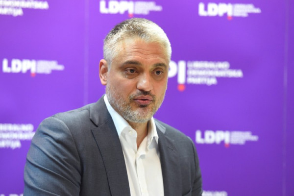 Supruga Čedomira Jovanovića: Loše je, prima morfijum