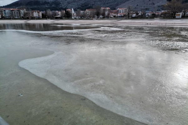 Zaledilo se kupalište u Trebinju