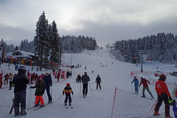 MOGU SE KORISTITI DO 30. JUNA Do sada u Srpskoj izdato ukupno 27.200 turističkih vaučera
