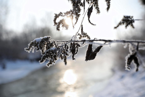 Zbog ekstremno niskih temperatura popucale željezničke šine