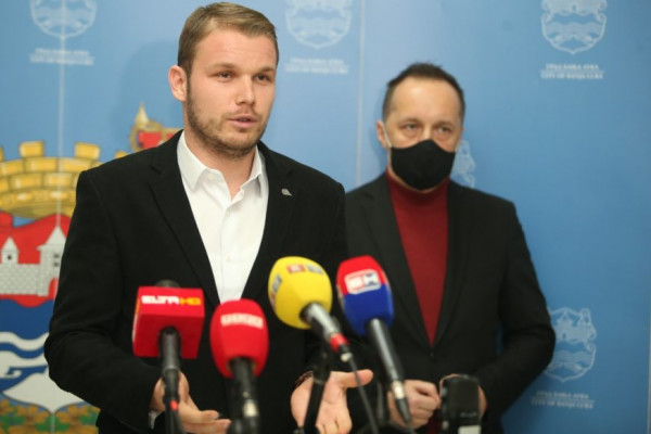 Stanivuković najavio od septembra BESPLATNE UDŽBENIKE ZA OSNOVCE