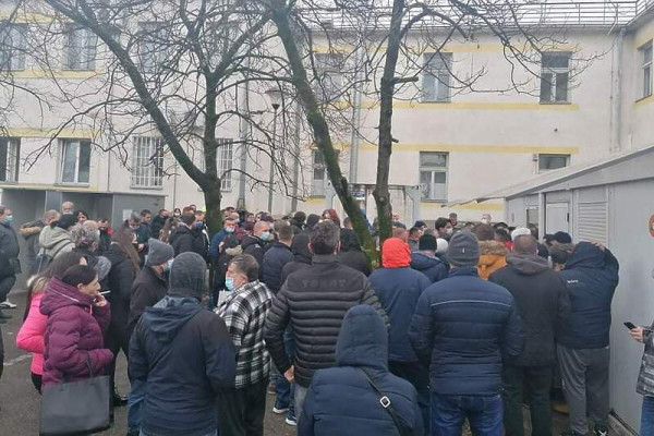VELIKE GUŽVE Za komercijalno testiranje potrebno se naručiti pet dana ranije