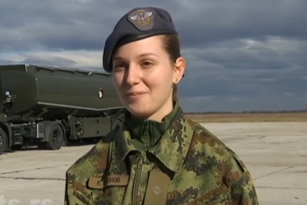 OČEVIM STOPAMA Nataša je kćerka pilota koji je prvi poletjeo da brani nebo od NATO agresora, a danas radi na vojnom aerodromu