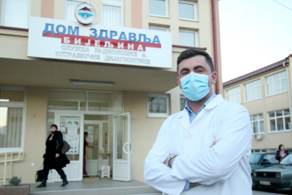 Gradonačelnik Bijeljine obećao da će do kraja mandata završiti specijalizaciju (FOTO)