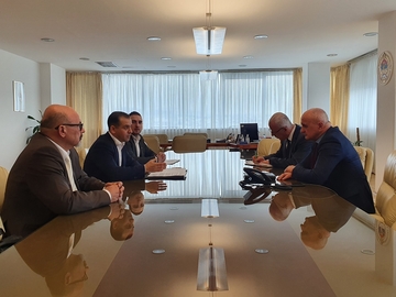 Ministar Đokić razgovarao sa načelnikom opštine Šamac o istraživanjima sirove nafte na području ove opštine