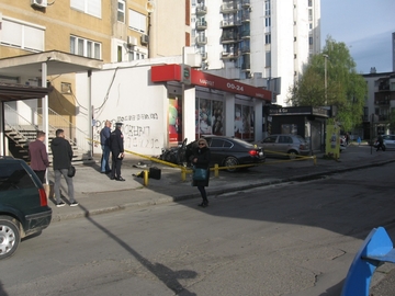 U centru Bijeljine izgorio “BMW”