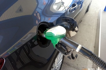 Litar dizela 3,22 KM: Naftaši u BiH NE RAZMIŠLJAJU O POJEFTINJENJU goriva