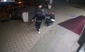 Kamere snimile kako Banjalučanin premlaćuje mladića (UZNEMIRUJUĆI VIDEO)