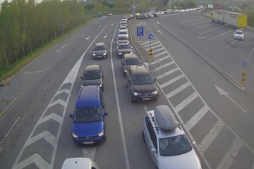 Pojačan saobraćaj na ulazu u BiH na prelazima Donja Gradina i Gradiška