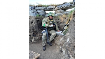 Ukrajinski profesor drži PREDAVANJA STUDENTIMA IZ ROVA dok brani zemlju