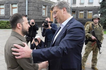 Plenković stigao u Kijev, pozdravio ga Zelenski