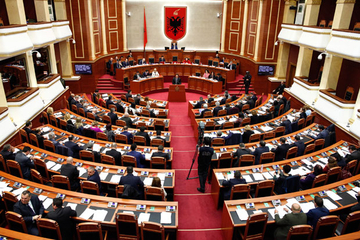 Albanski parlament odbacio rezoluciju o Srebrenici