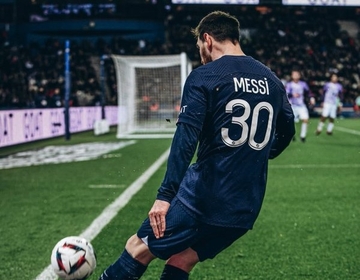 Legenda tvrdi: “Messi mora napustiti PSG!”