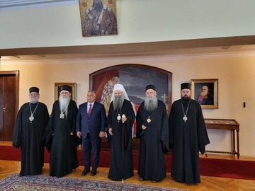 Episkop Fotije posvetio pjesmu Orbanu