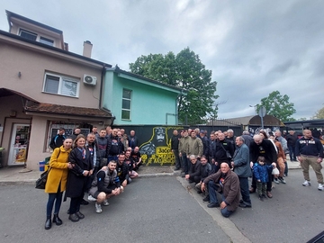 Počast vojvodi Mandi u srpskoj prestonici: MURAL OD SRCA (FOTO)