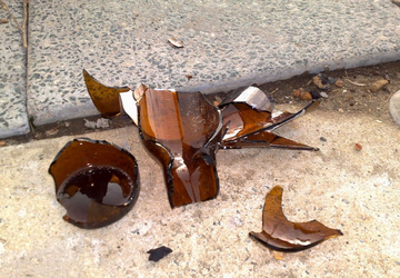 Austrija: Državljaninu BiH razbio glavu flašom viskija