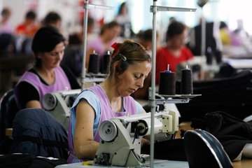 Fabrike tekstila odbijaju narudžbe jer nema ko da šije