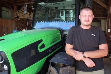 Mladi poljoprivrednik, Mile Popović sa 36 plastenika pokazuje da se od sela može živjeti dobro