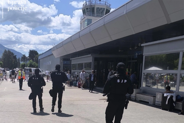 Avion iz Srbije sa 90 putnika zadržan na Aerodromu Tivat, u toku kontrola