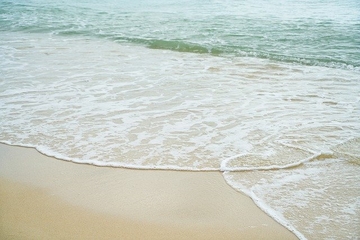 Fotografije muškaraca s plaže u Dalmaciji postale hit na Facebooku