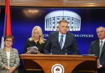 Dodik poručuje da Šmitove odluke nisu valjane