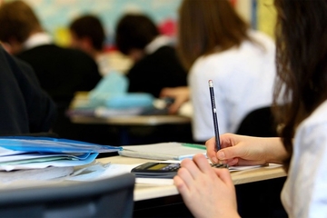 Poljska uvela obaveznu obuku u školama: Učenici će učiti i da pucaju