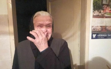 "Nikoga nema vrata da mi otvori, da me pita da li sam jela" Priča bake Anice slama dušu, ali rodbina ipak tvrdi drugačije